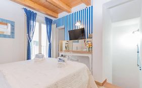 Costa Apartment